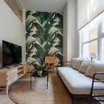 Bow Homes By En Casa *